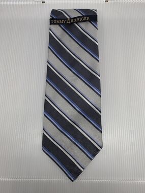 NWT Tommy Hilfiger 100% Silk Tie
